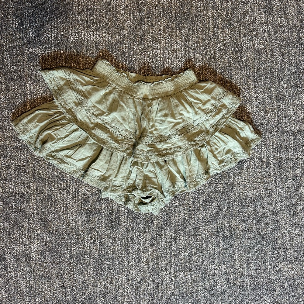 American Eagle Ruffle Skirt with Built in Shorts!